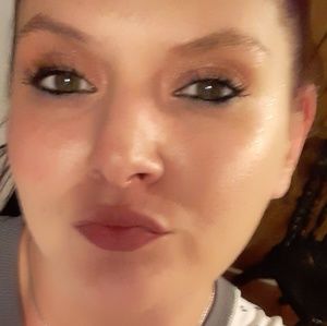 Meet your Posher, Lacey